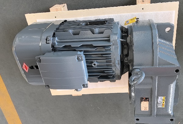 FA77-28.2-y-4-v1减速电机用在平板输送车上