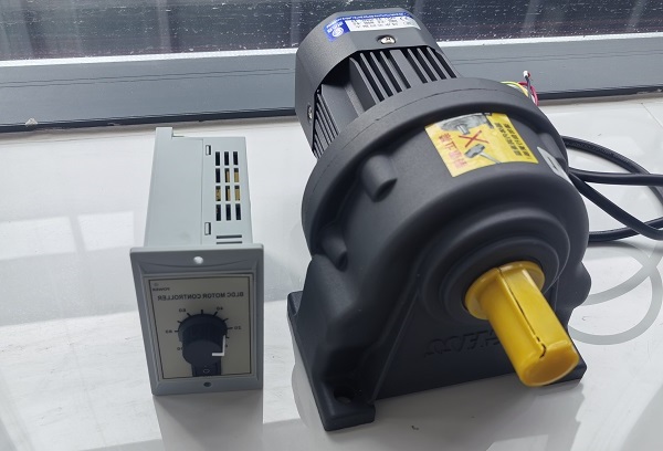 CH40-2.2kw减速电机用在滚筒输送机上 