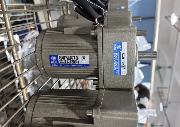 5IK180GU-AMF微型减速电机用在切肉片机上