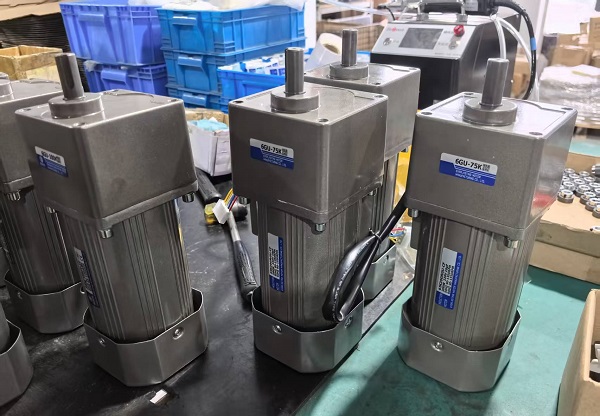 压盖机电机减速机5IK120GU-CMF微型减速电机