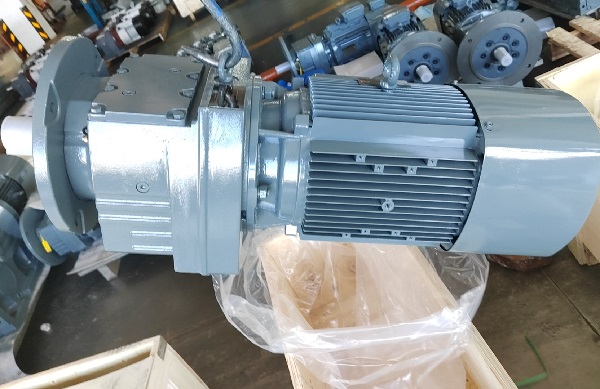818R97减速机.jpg