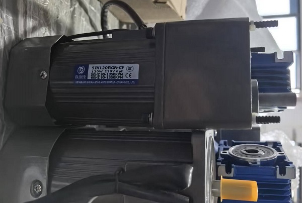 真空封盖机减速电机120W.jpg