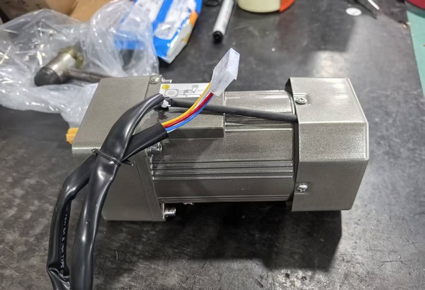 全自动封切机电机减速机,5IK90GN-AF微型减速电机.jpg