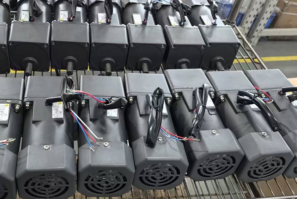 吹瓶机电机减速机,6RK200A-AF微型减速电机.jpg 吹瓶机电机减速机,6RK200A-AF微型减速电机.jpg