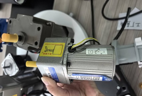 卡片分页机电机减速机,2IK6A-A 6W微型减速电机.jpg