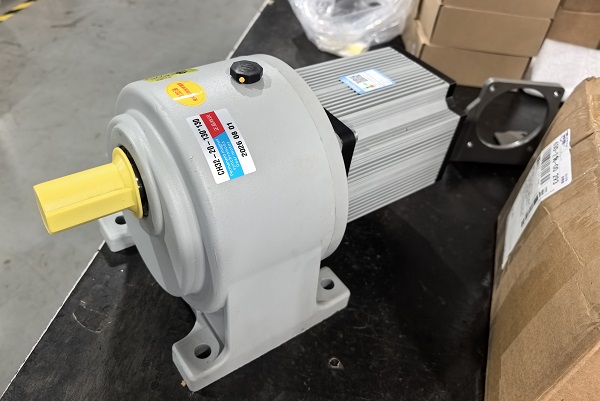 小型制管机电机减速机,CH40-2.2KW-80SB减速电机.jpg
