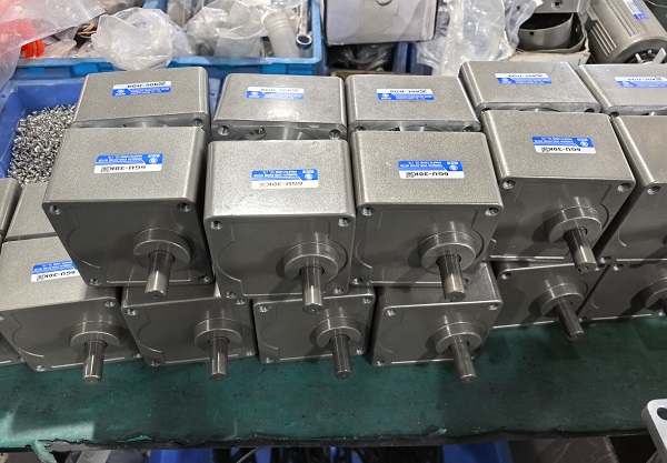 清边机电机减速机,6RK300A-AF 300W微型减速电机.jpg 清边机电机减速机,6RK300A-AF 300W微型减速电机.jpg