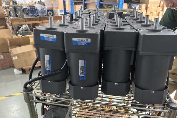凸轮分割器电机减速机,5IK140RGU-AF微型调速减速电机140W.jpg 凸轮分割器电机减速机,5IK140RGU-AF微型调速减速电机140W.jpg