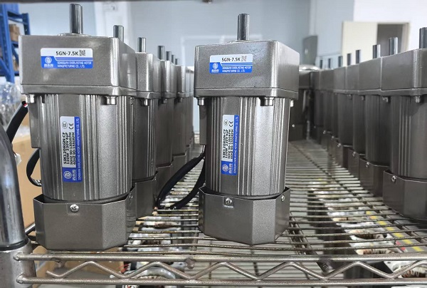 凉虾搅拌机电机减速机,5IK120A-AMF调速减速电机120W.jpg