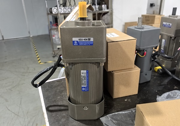 导向理料输送机减速电机,5IK180RGU-CF+5GU40KB微型减速电机.jpg
