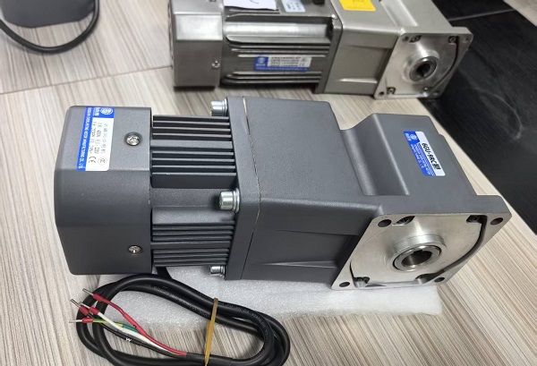 微型滚筒输送机电机减速机,6GU90KRH-C中空直角减速电机.jpg 微型滚筒输送机电机减速机,6GU90KRH-C中空直角减速电机.jpg