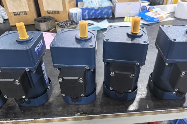 变频调速分页机电机减速机,5IK120RGU-AF微型减速电机.jpg